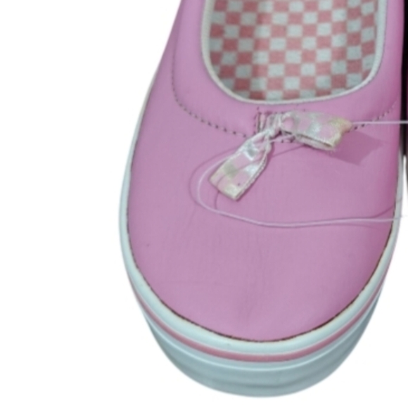 Pin Flats Mocs - Picture 1 of 2